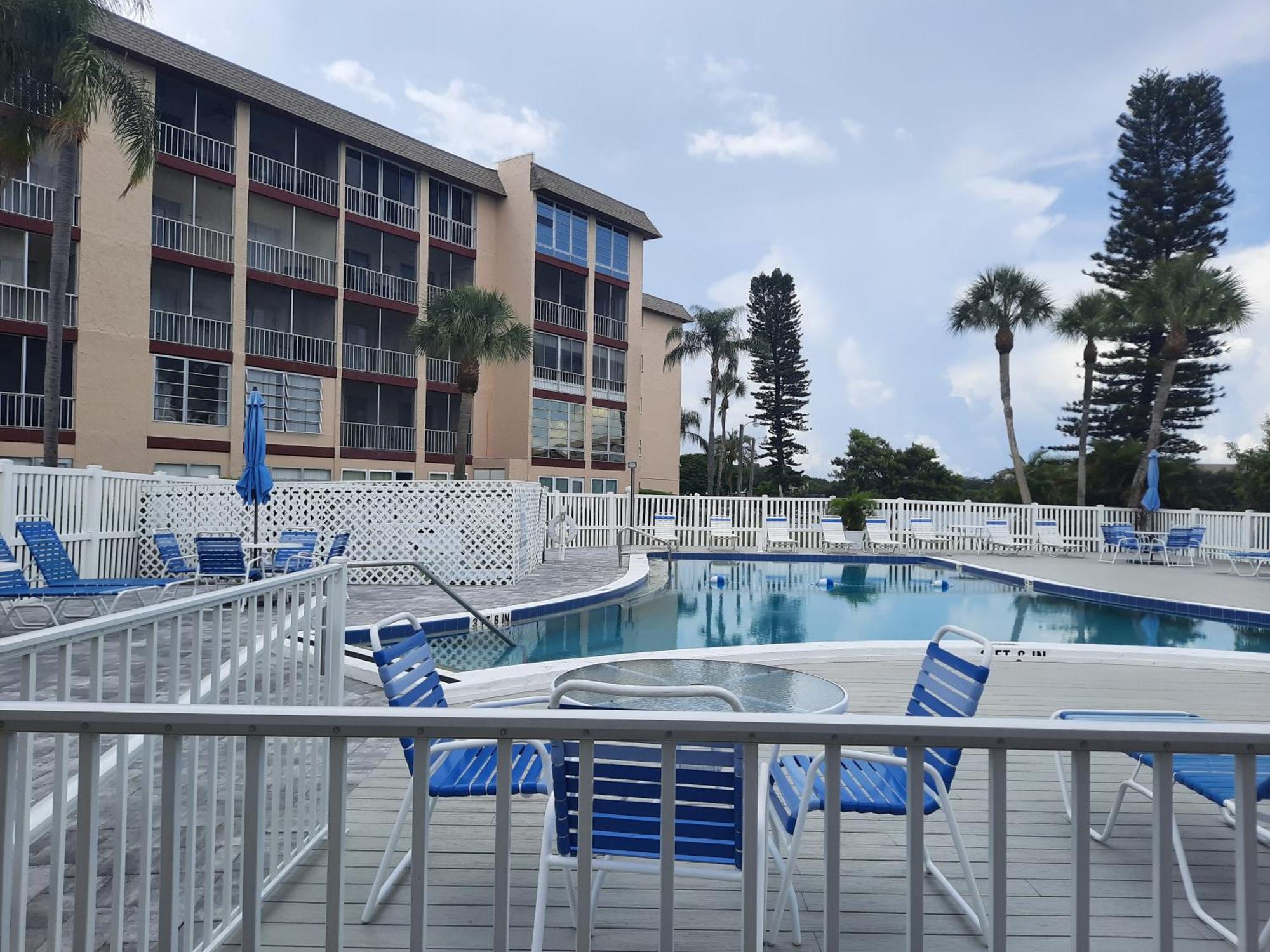 4080 Lake Bayshore Drive Bradenton Buitenkant foto